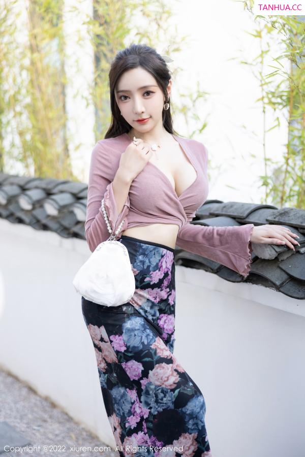 王馨瑶  [XiuRen]高清写真图 2022.12.12 No.5985 王馨瑶yanni 美腿长裙第3张图片